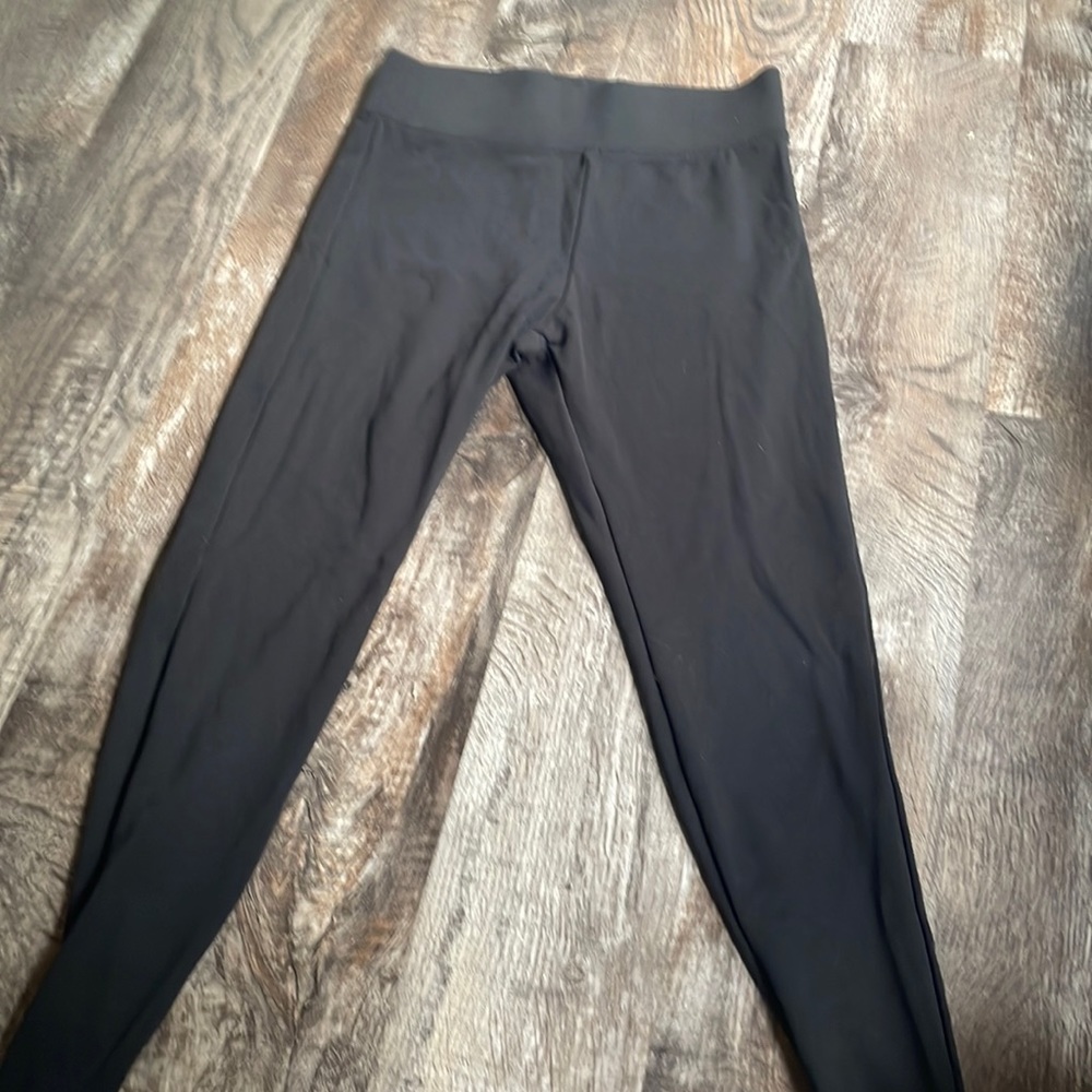 women’s black leggings